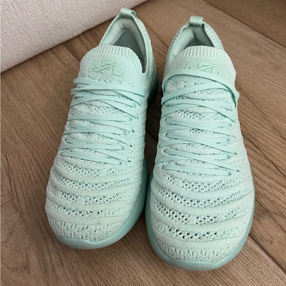 APL ♡ Techloom Wave Sneakers in Peppermint - Picture 8 of 13